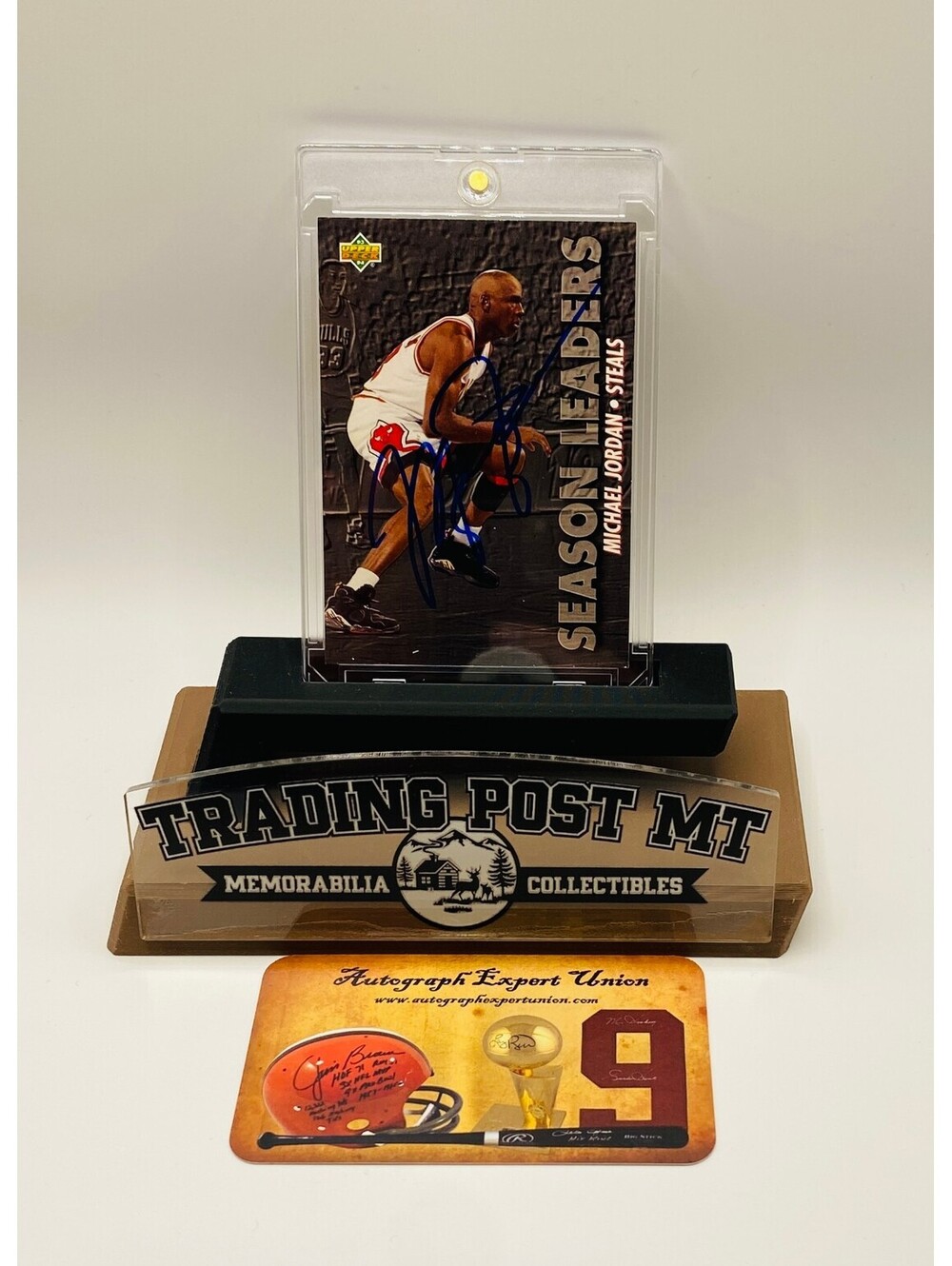 Michael Jordan Signed Card With COA (121129) (Bulls)